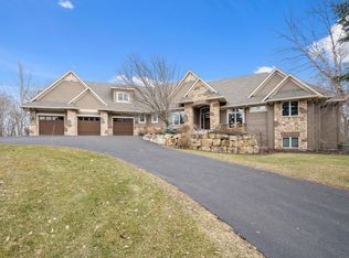 33 Spyglass Pl, White Bear Lake, MN 55110