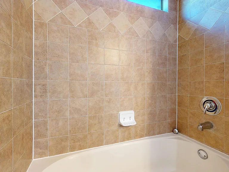 3249 Emerald Point Dr — Photo 33