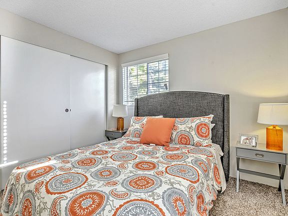 5th image of 4415 NE 5th St #10760892