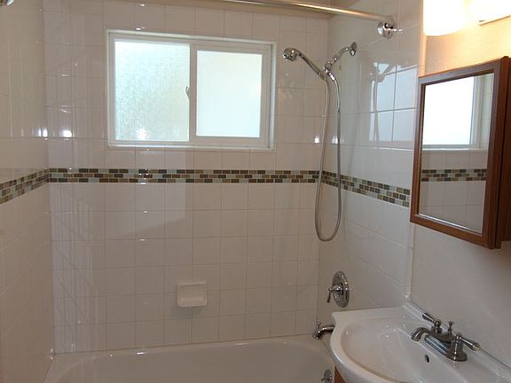 4th image of 4850 Hamilton Ave APT 14