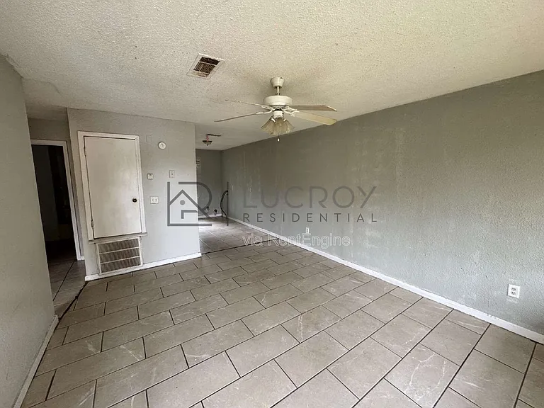 4345 W Capitol St #C1 — Photo 2