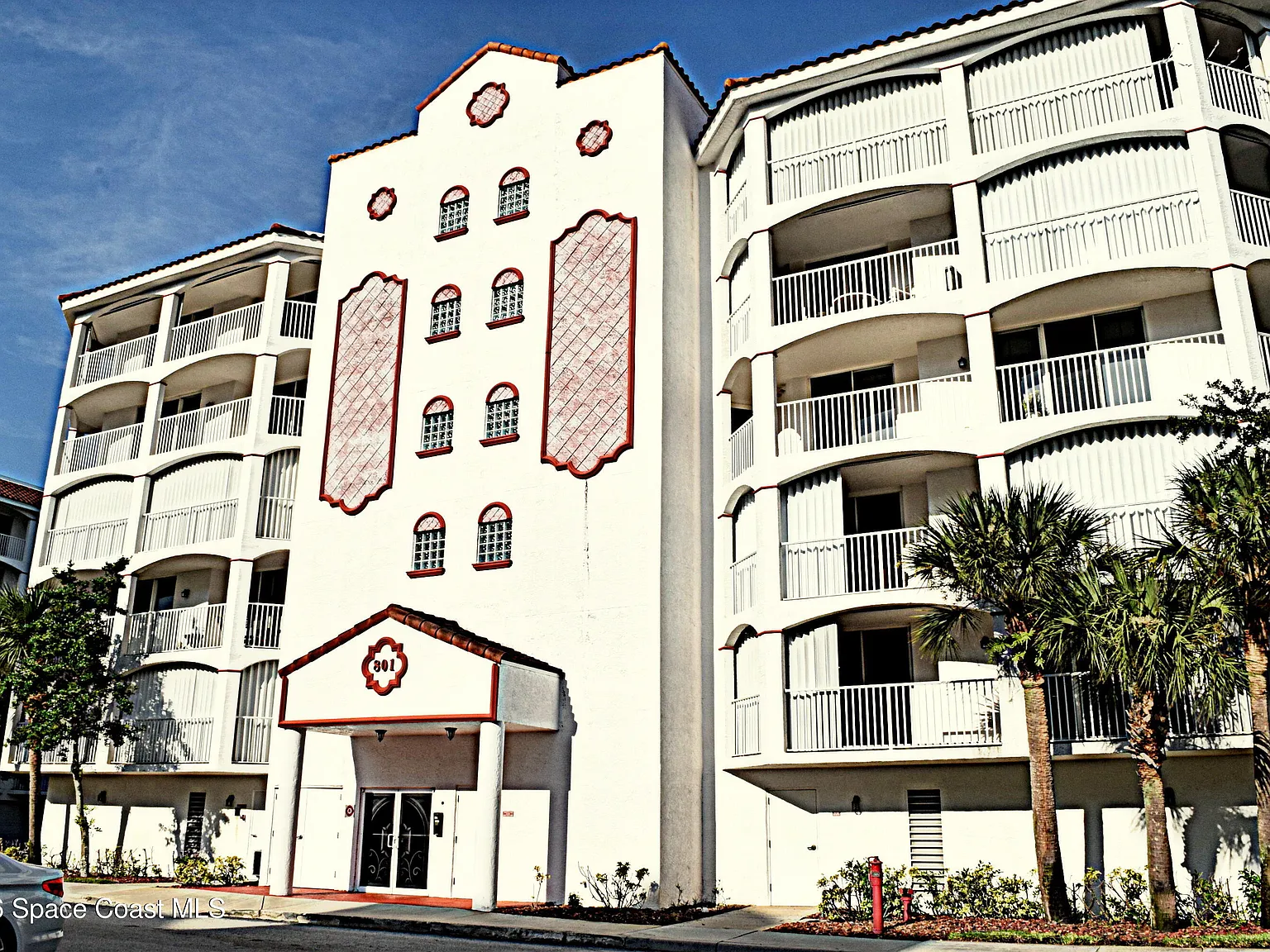 3 bed, 2.0 bath, 1852 sqft, $2,700 — Photo 1