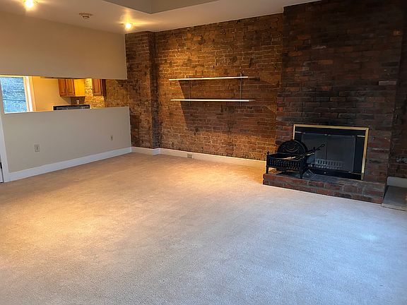 3rd image of 1857 Walker St #2