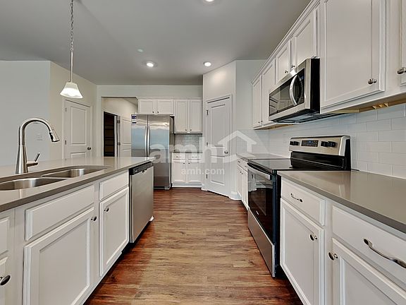 4th image of 7112 Garrett Ct