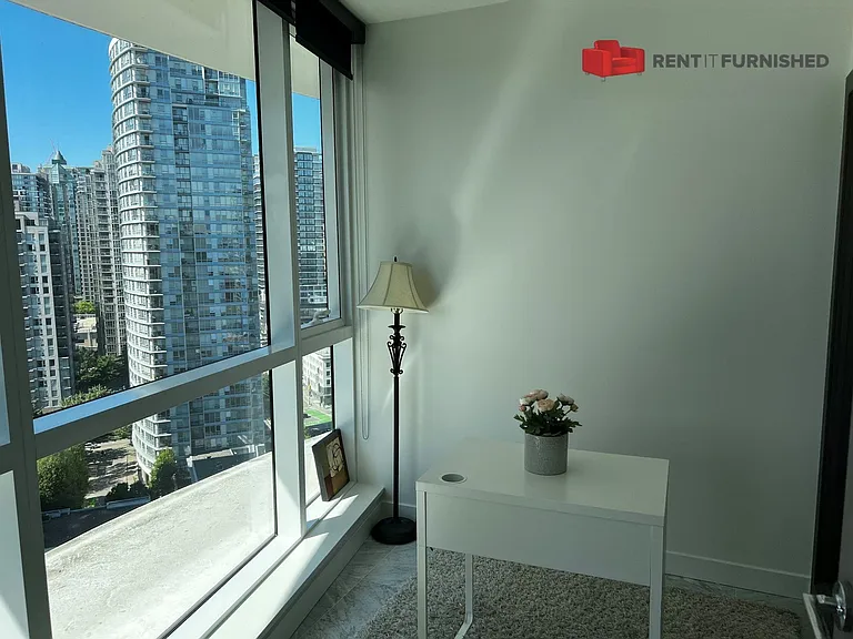 68 Smithe St #Penthouse 2010 — Photo 6