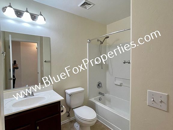 4th image of 636 W Calle Tolmo