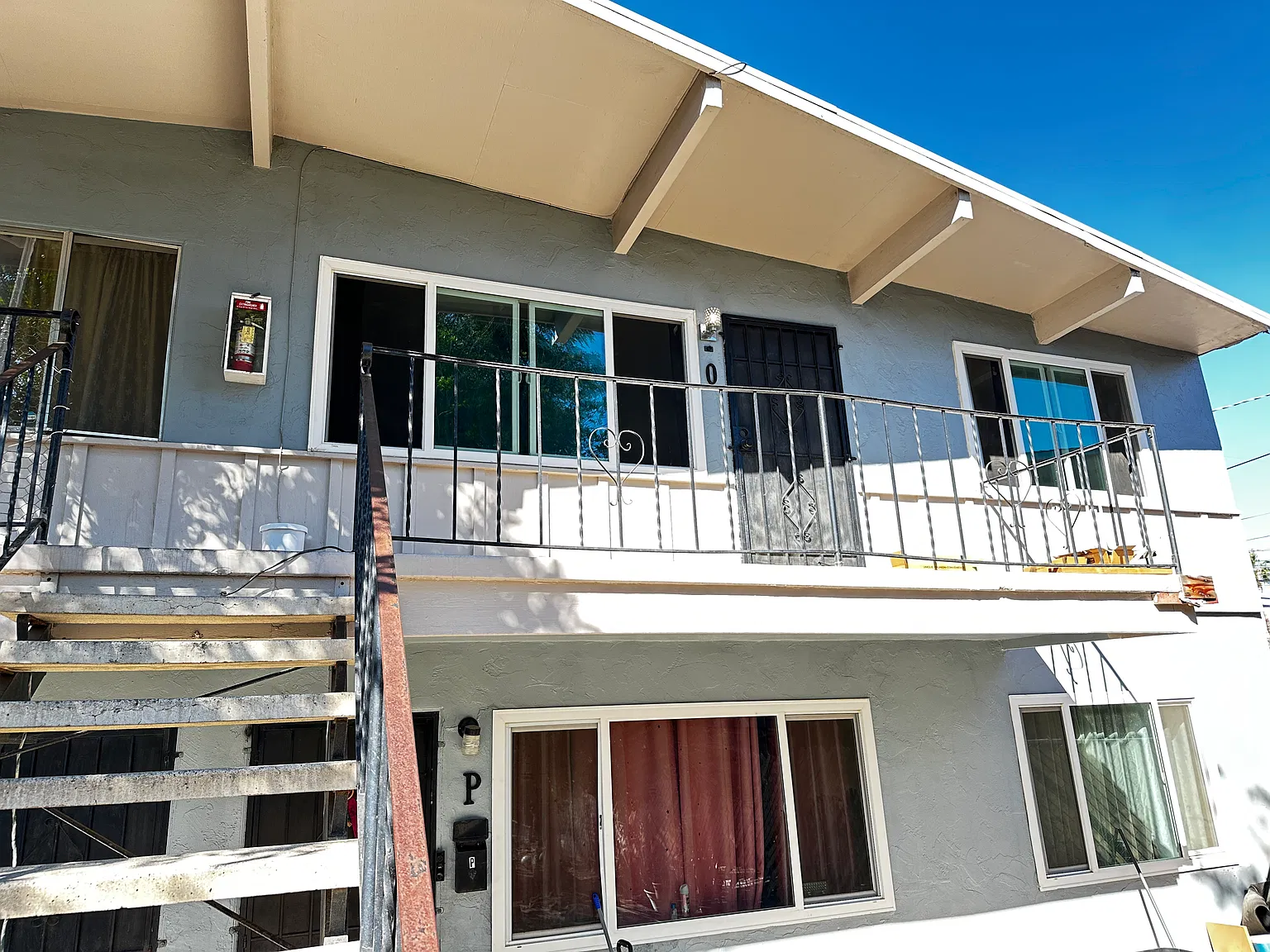 2 bed, 1000 sqft, $2,200 — Photo 1