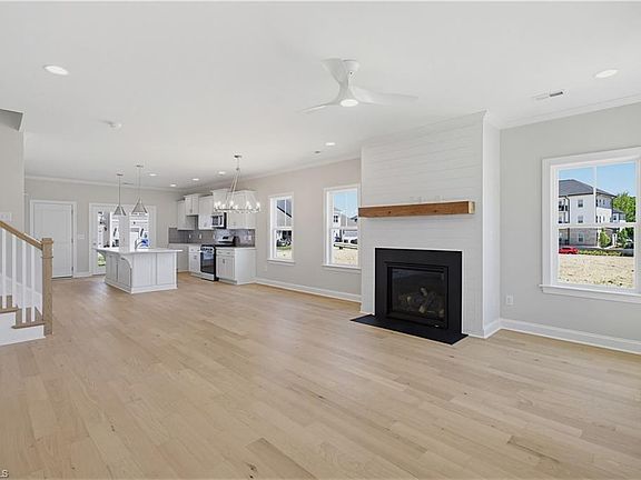 3rd image of 1641 Cross Village Ave