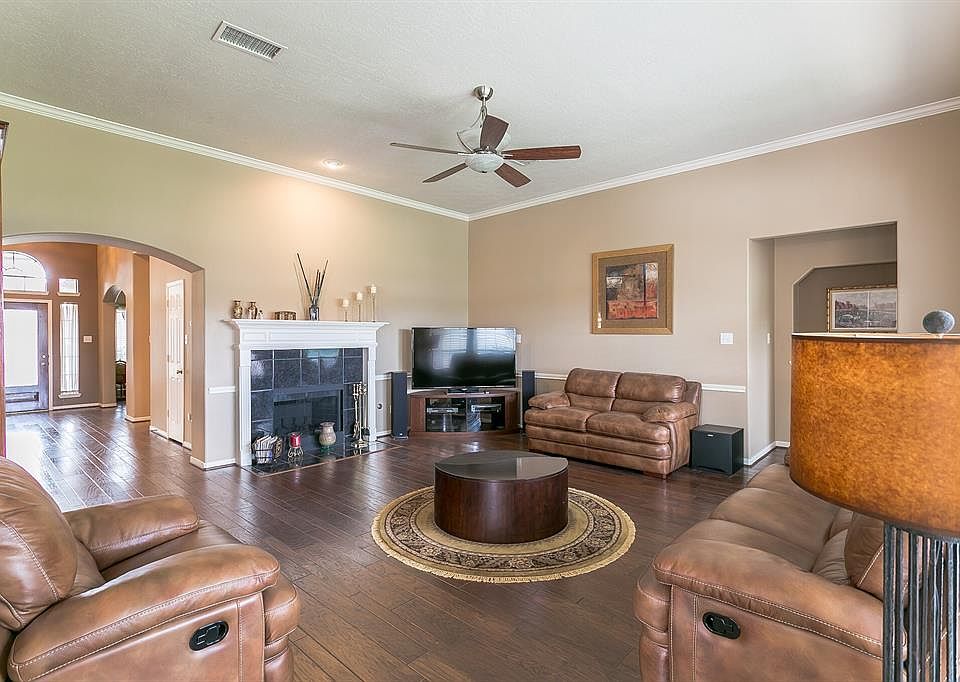 1st image of 1526 Clubhouse Dr