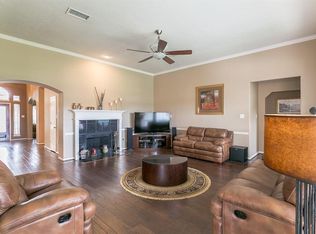 1526 Clubhouse Dr, Friendswood, TX 77546