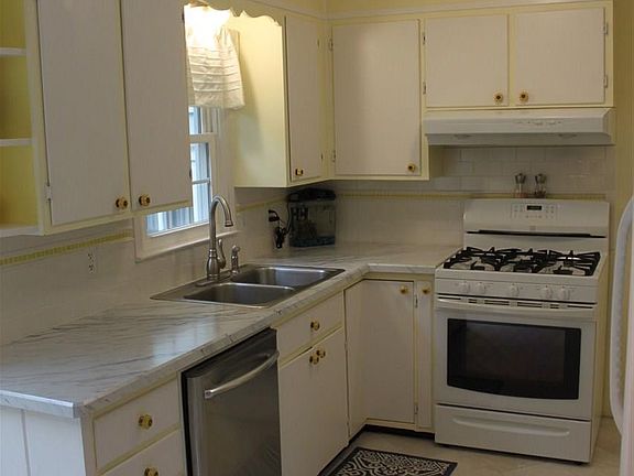 4th image of 106 Birch Ln