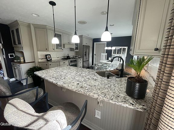 5th image of 227 S Springhurst Drive