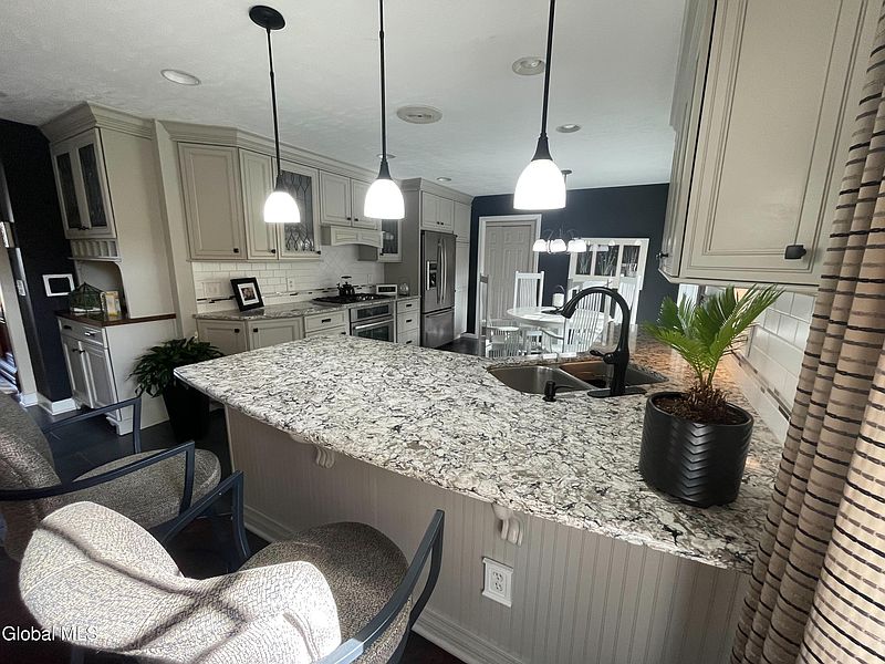 5th image of 227 S Springhurst Drive