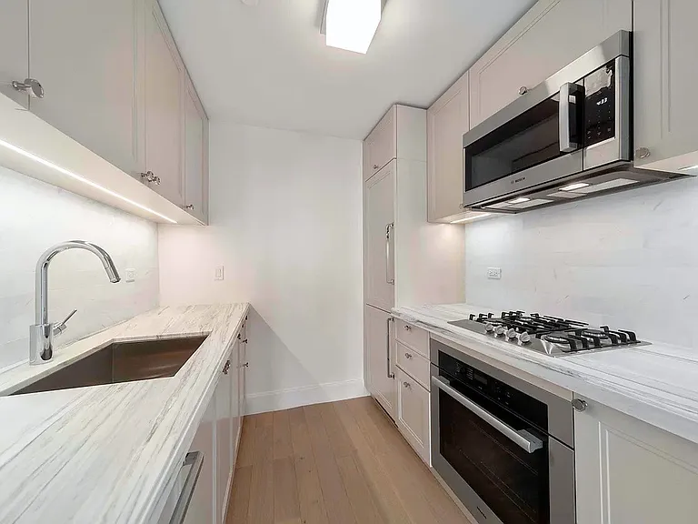 389 E 89th St #10A — Photo 5