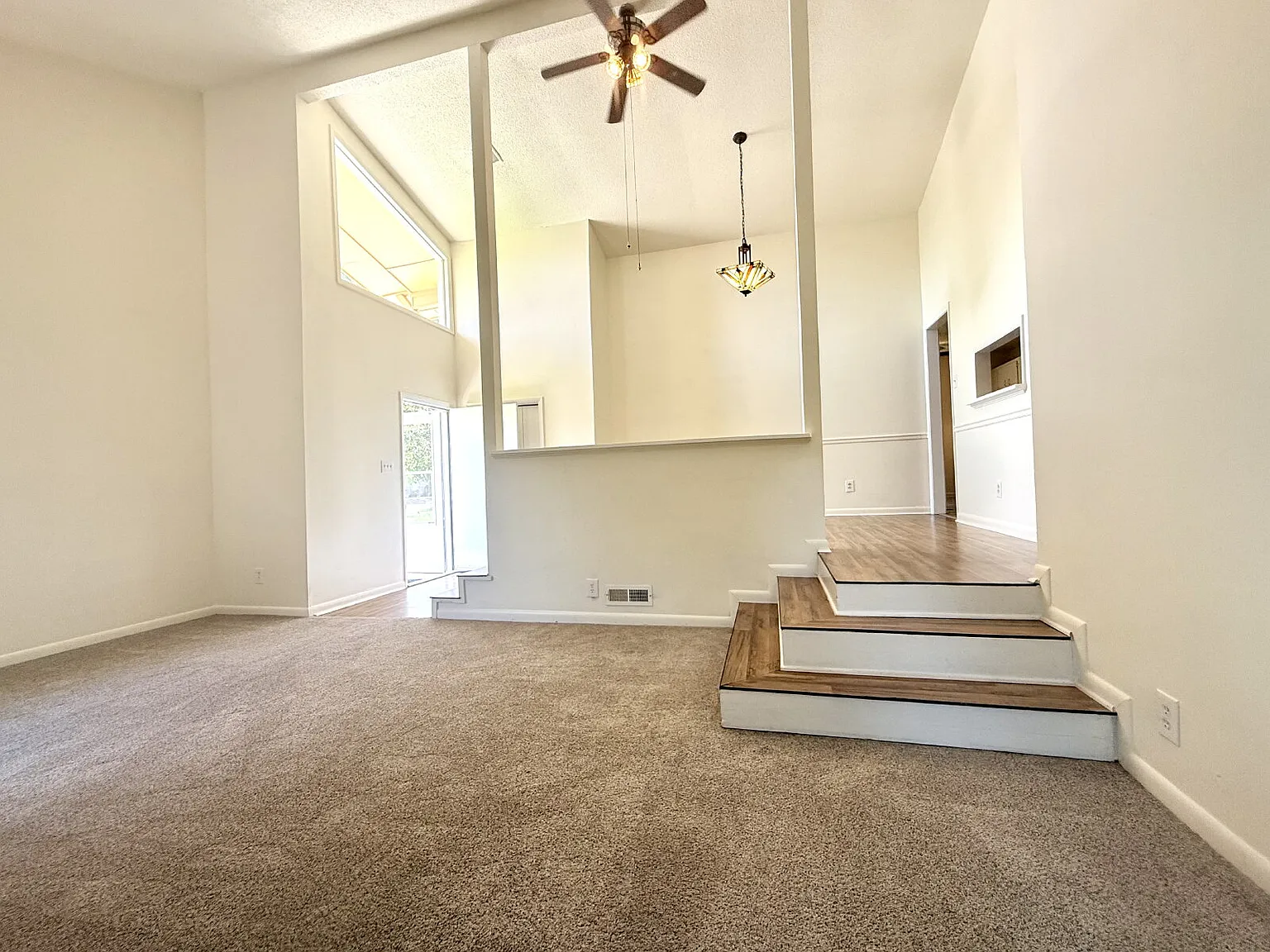 3 bed, 2.0 bath, 1362 sqft, $1,350 — Photo 4