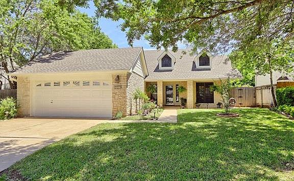 2nd image of 312 Oakcrest Dr