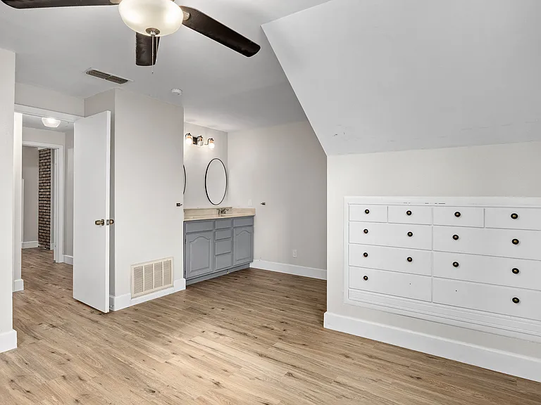 138 Hobson Ln — Photo 26
