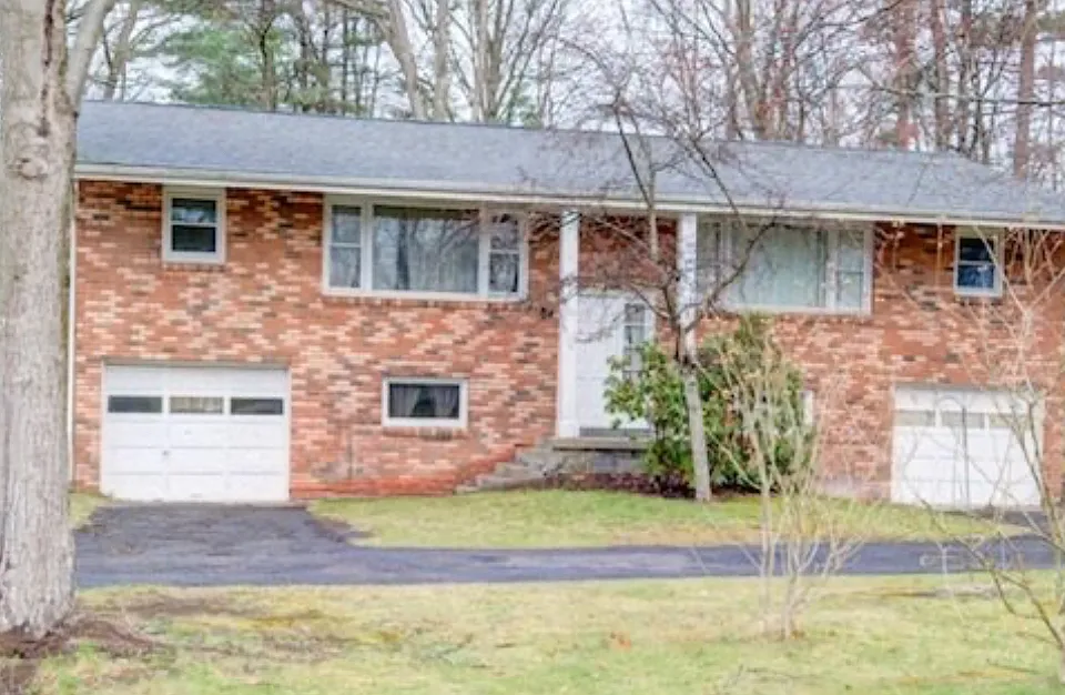16 Kaine Dr #2