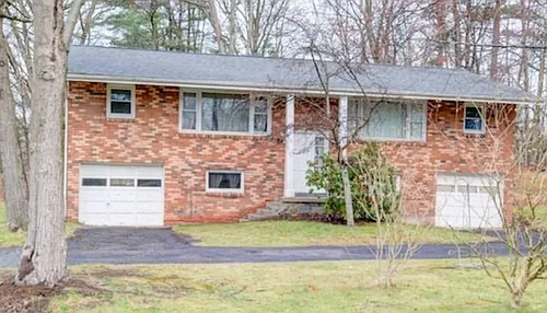16 Kaine Dr Photo 1