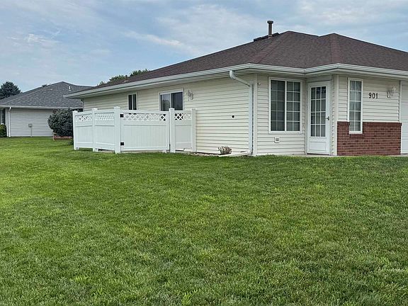 4th image of 901 Janet Ln