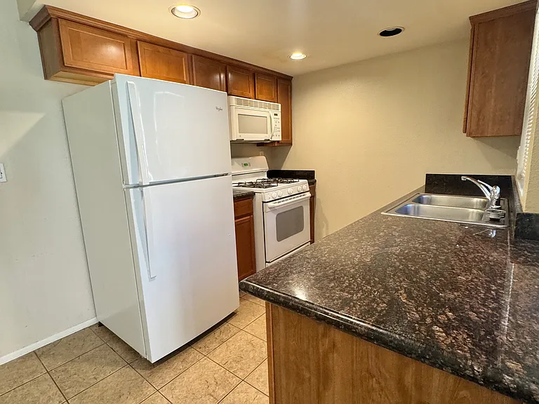 1134 W Blaine St #202 — Photo 11