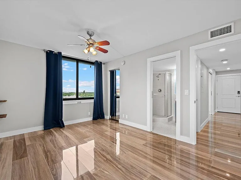 911 Ocean Dr #601 — Photo 36