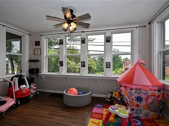 5th image of 1718 4th St