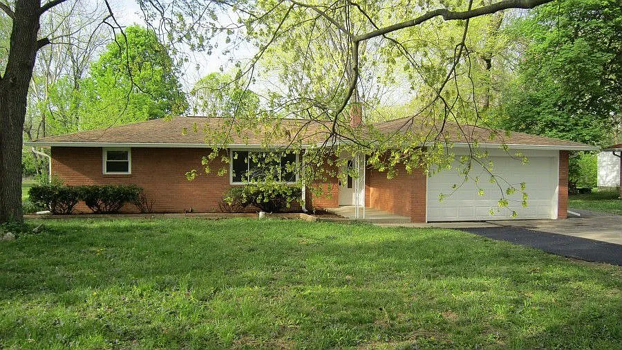 2434 W 67th St photo 1
