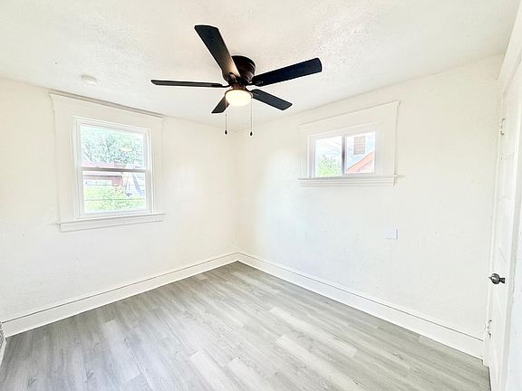 3rd image of 4025 Henritze Ave #2