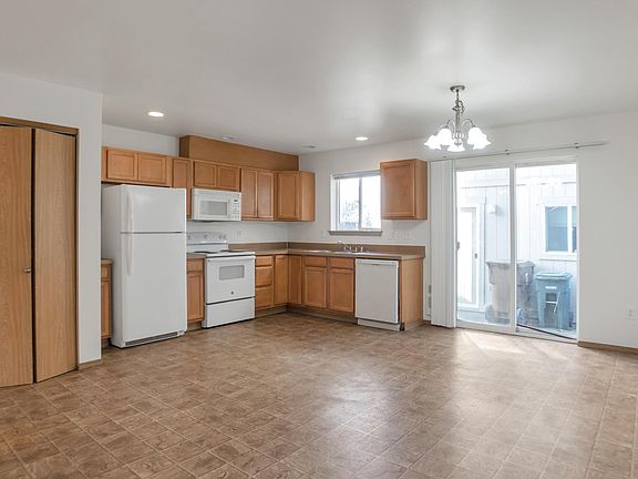 3rd image of 4564 S Puget Sound Ave