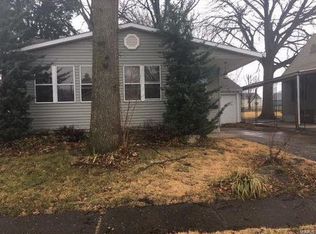 223 N Maple Ave, Roxana, IL 62084