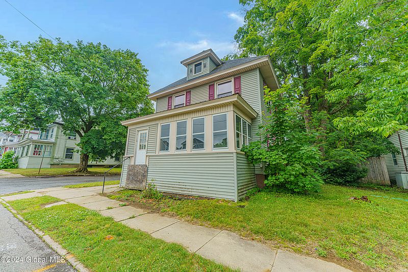 2nd image of 22 Almond Street
