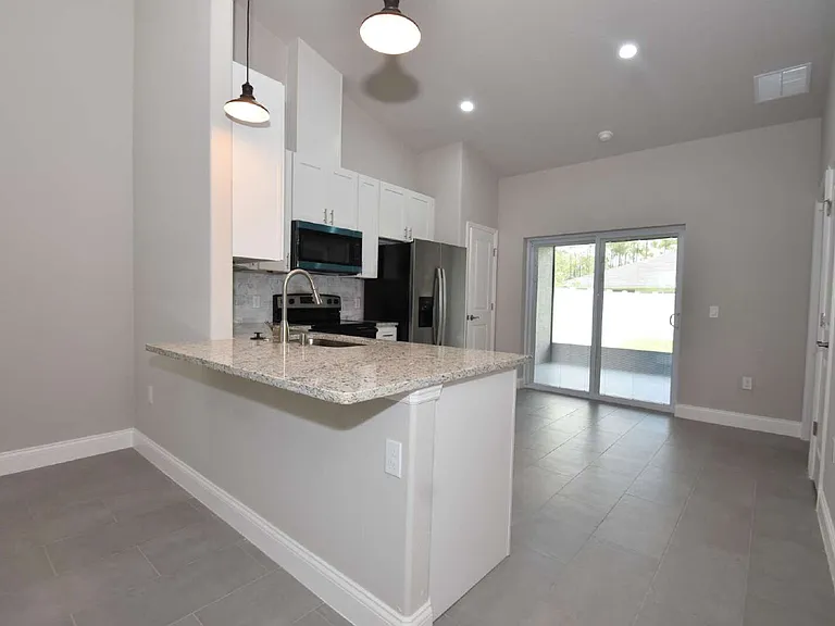 17 Ryapple Ln #B — Photo 7
