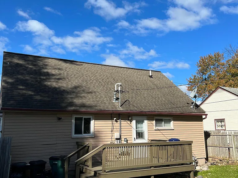 1882 Greenfield Rd — Photo 2