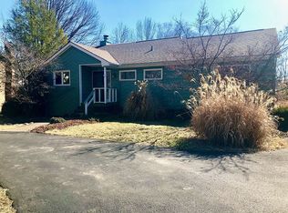 202 Club Oak Ct, Louisville, KY 40223