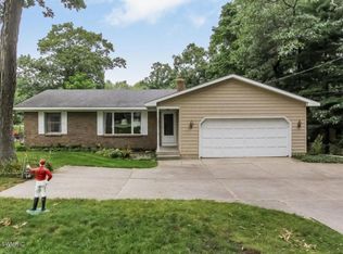 1459 Three Mile Rd NE, Grand Rapids, MI 49505