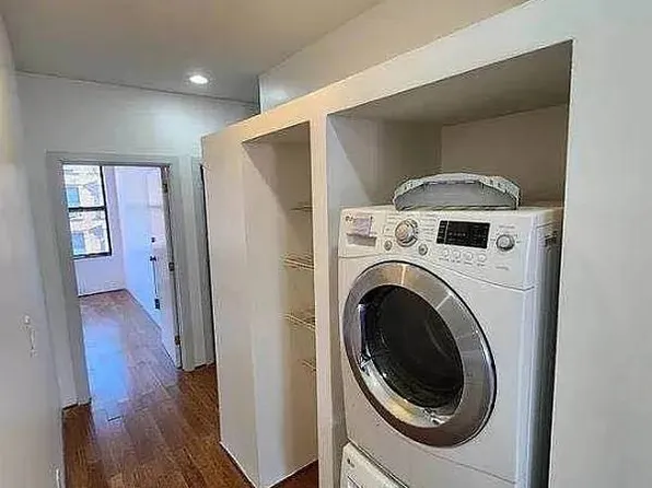 412 Douglass Street image 9 of 15