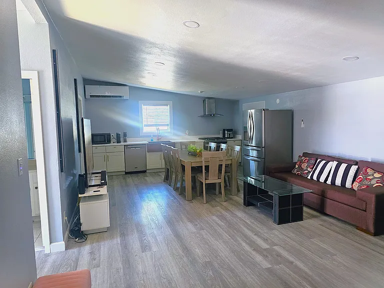 7911 Orangewood Ave #1S — Photo 2