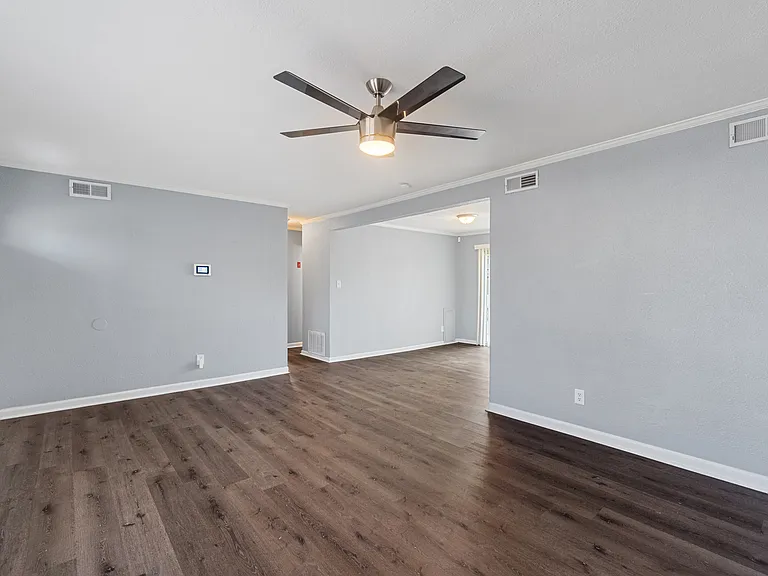 2249 Corbett Ave — Photo 14