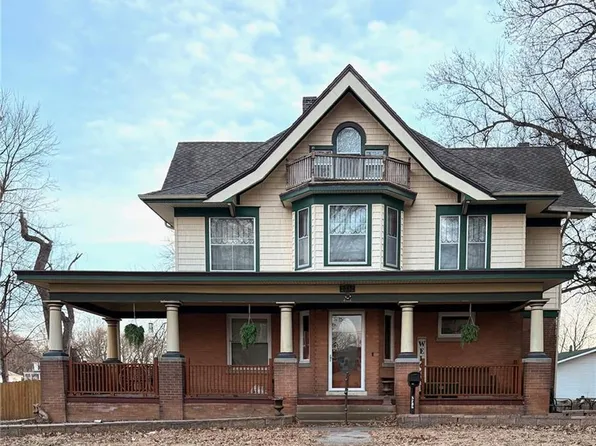 2512 Jackson St, Saint Joseph, MO 64507