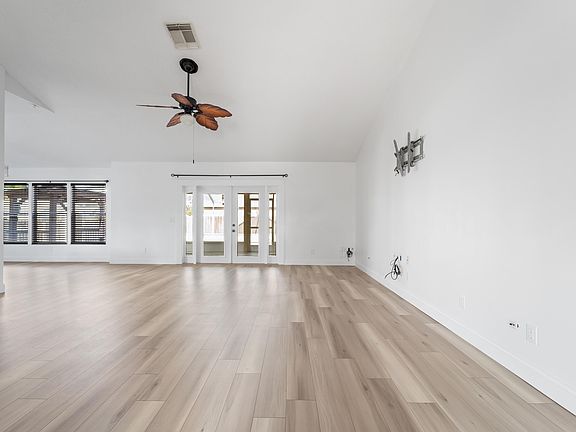 4th image of 1397 SW Lawndale Avenue