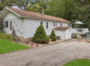 5116 Willow Dr, Wonder Lake, IL 60097