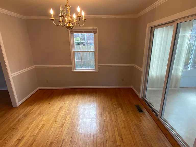 101 Inglewood Ct — Photo 8