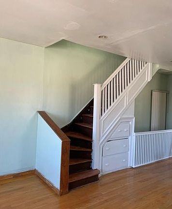 4th image of 9402 96th St