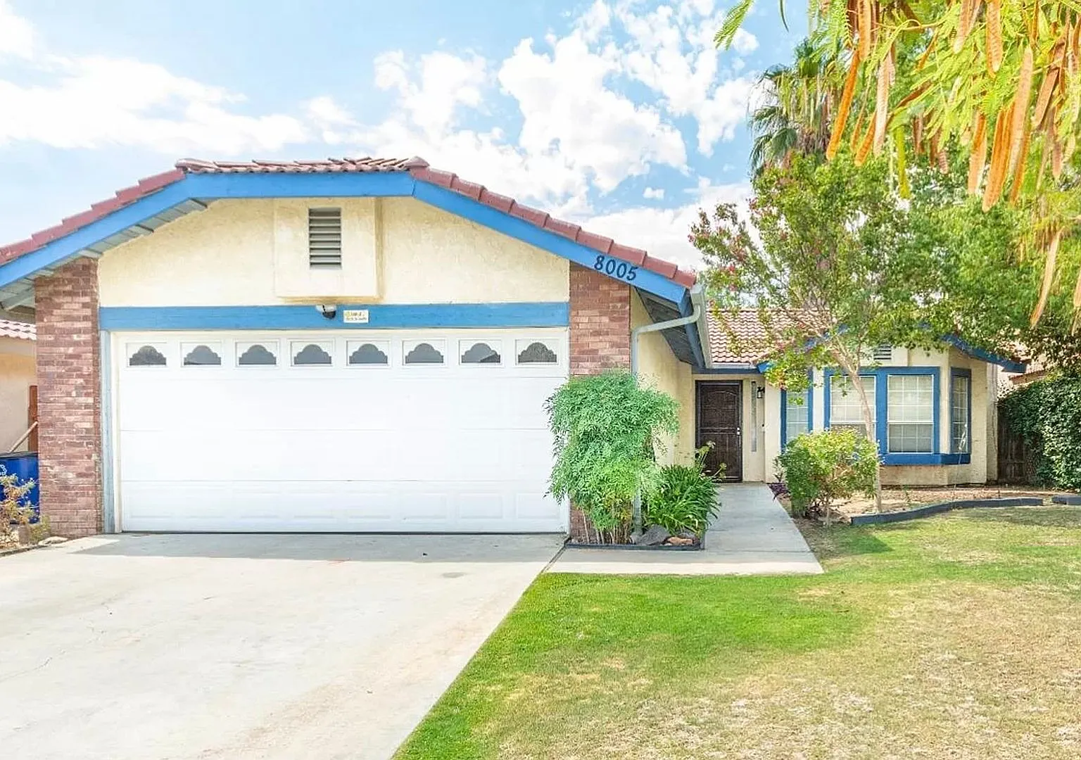 Coming Soon 3 bedrooms 2 bathrooms — Photo 1