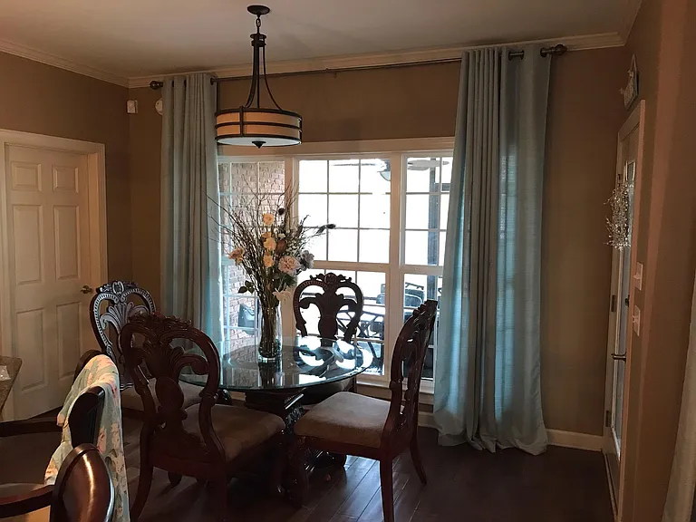 207 Gladstone Way — Photo 22