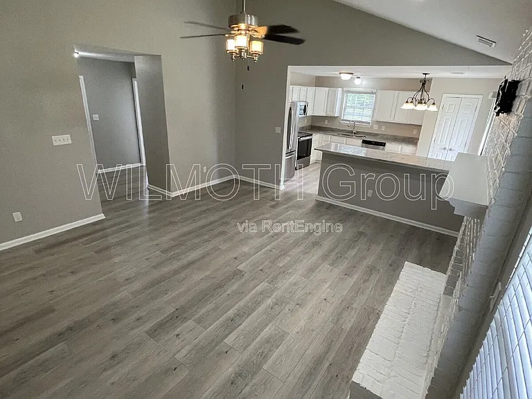 11212 Boston Way — Photo 5