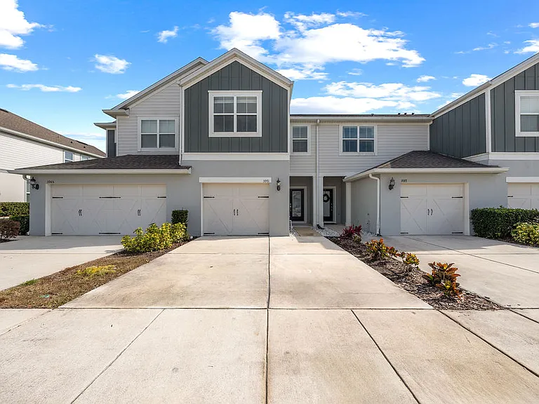 3971 Plainview Dr — Photo 2