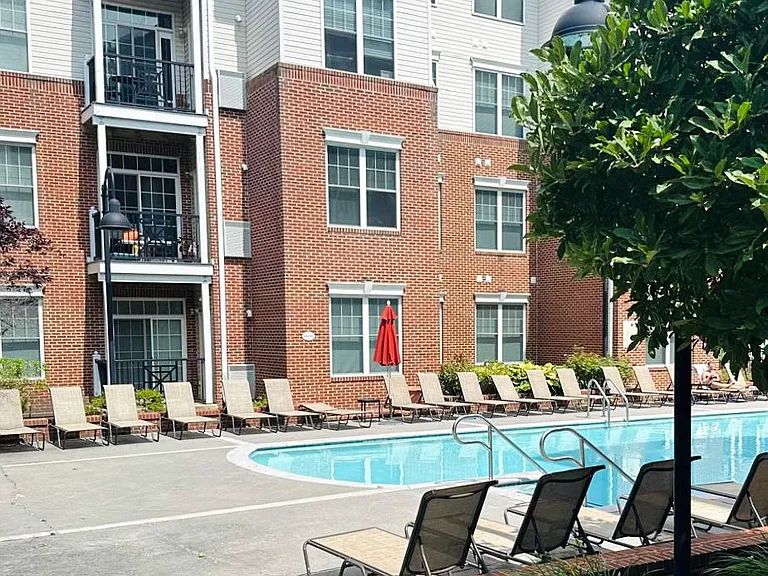 300 W Elm St #2417 — Photo 15