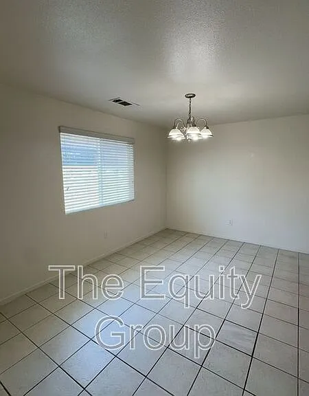 2664 W Lark Ave — Photo 5